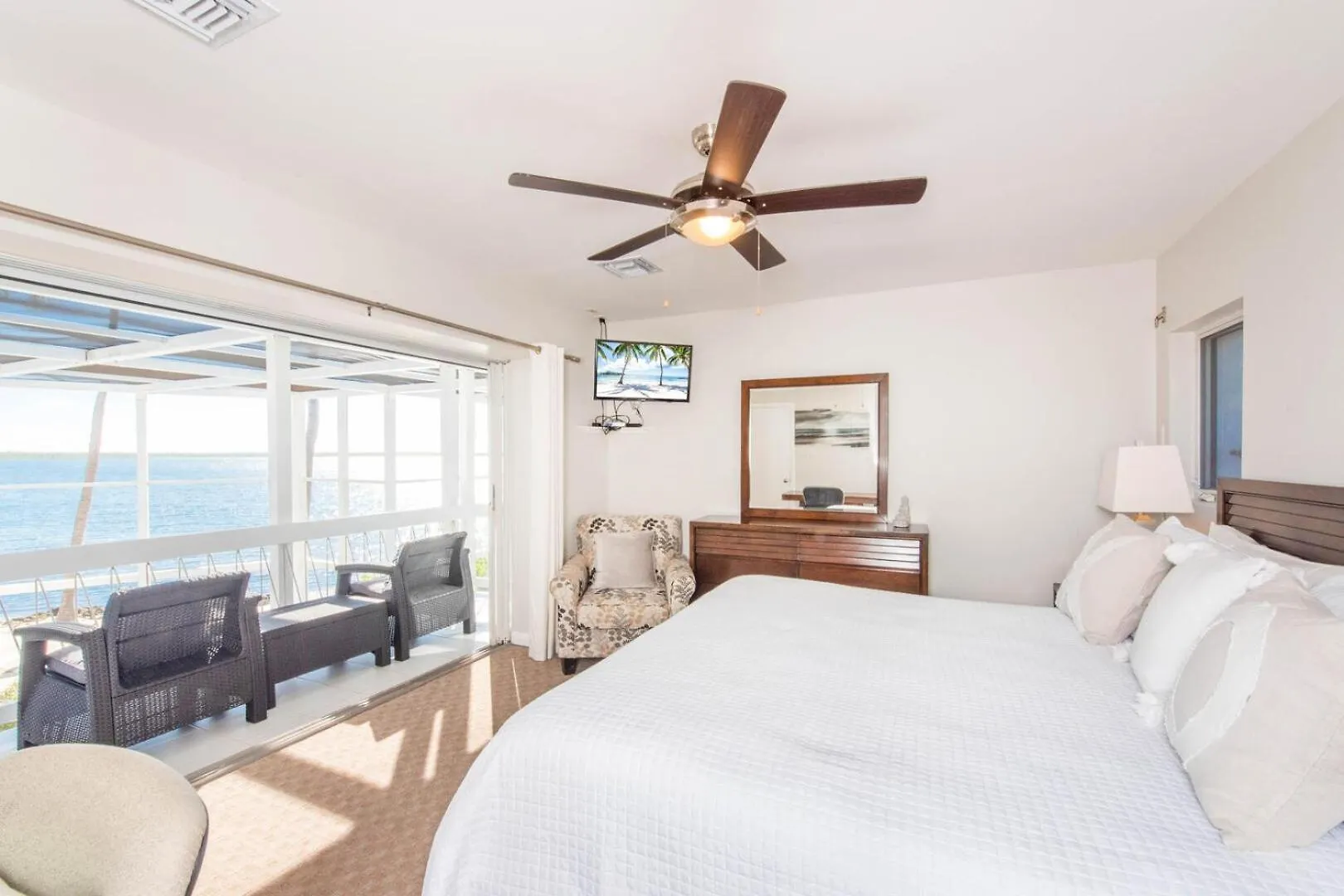 Apartman Pools Of The Kai 6 - Beachfront Condo With Private Pool Atrium, Modern Kitchen, And Outdoor Grill Driftwood Village