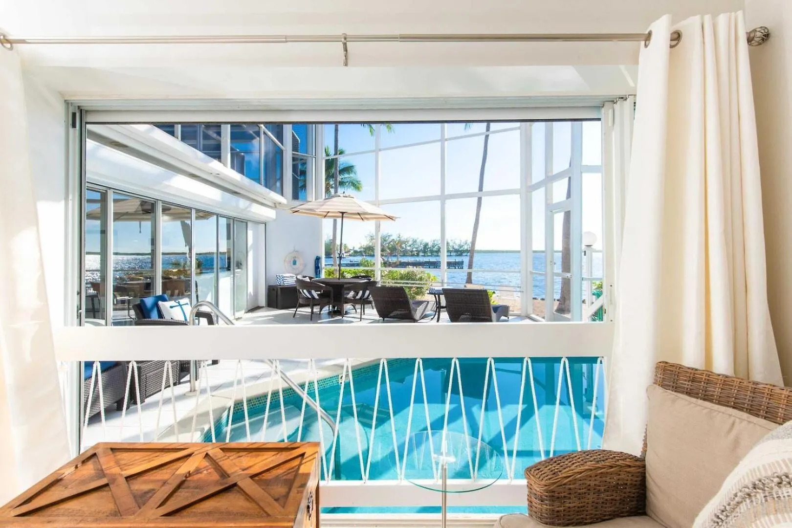 Pools Of The Kai 6 - Beachfront Condo With Private Pool Atrium, Modern Kitchen, And Outdoor Grill Driftwood Village 0*,