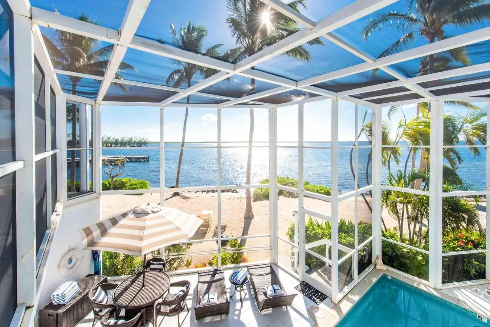 Pools Of The Kai 6 - Beachfront Condo With Private Pool Atrium, Modern Kitchen, And Outdoor Grill Driftwood Village Apartman