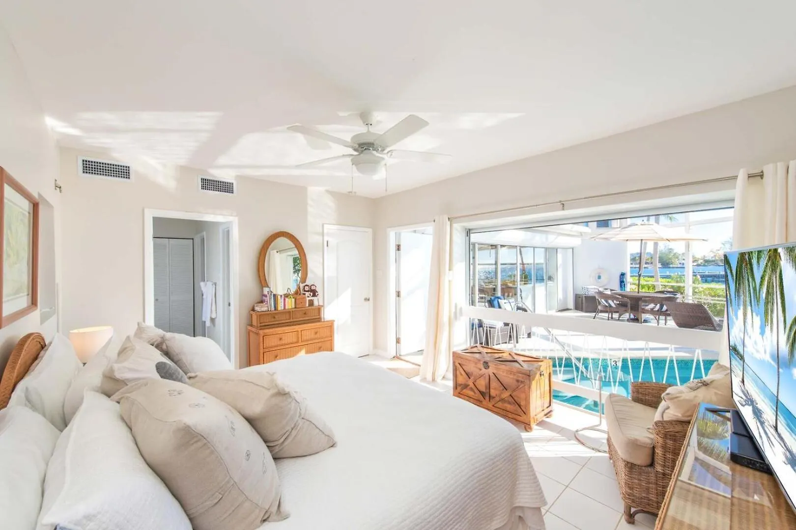 Pools Of The Kai 6 - Beachfront Condo With Private Pool Atrium, Modern Kitchen, And Outdoor Grill Driftwood Village